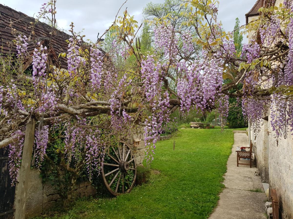 Bed and Breakfast Le Moulin De Jules Et Akasha Murat Esterno foto
