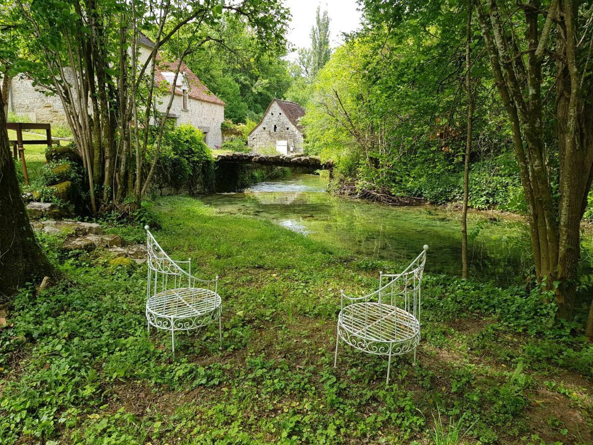 Bed and Breakfast Le Moulin De Jules Et Akasha Murat Esterno foto
