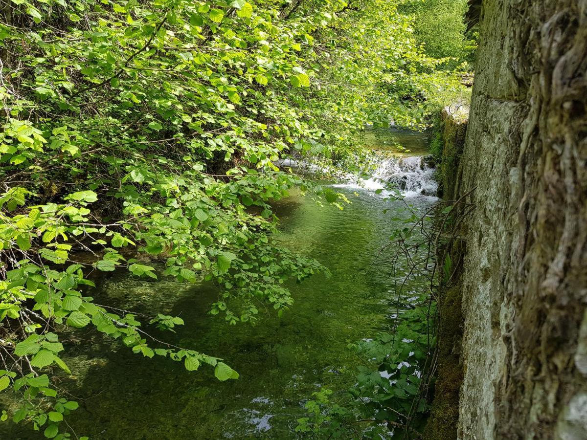 Bed and Breakfast Le Moulin De Jules Et Akasha Murat Esterno foto